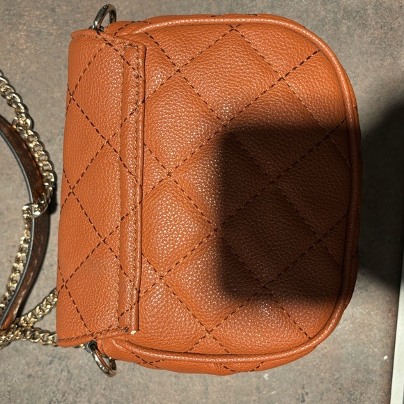 Guess Purse - Picture 7 of 10